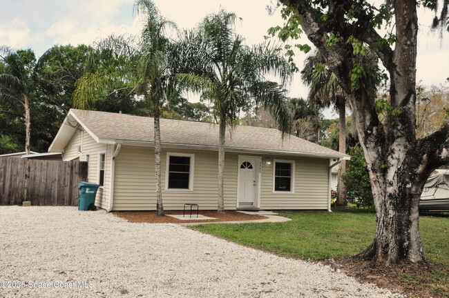 2480 Commodore Blvd in Melbourne, FL - Building Photo - Building Photo