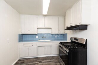 6206 Mission Gorge Rd in San Diego, CA - Building Photo - Building Photo