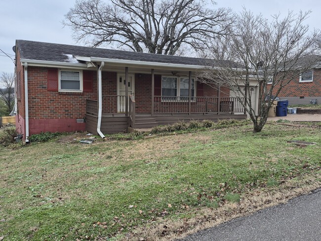 200 Moncrief Ave in Goodlettsville, TN - Building Photo - Building Photo