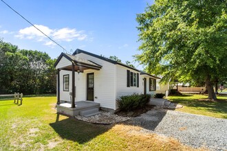93 W Hamer St in Coats, NC - Building Photo - Building Photo
