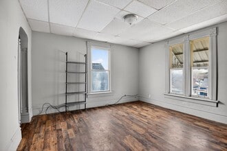 1305 S Easton Ave in Peoria, IL - Building Photo - Building Photo