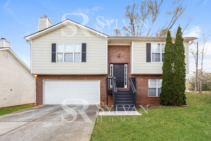 2090 Oak Terrace Dr SE in Atlanta, GA - Building Photo