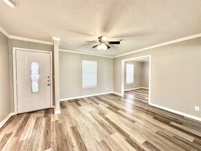 5818 Birchmont Dr in Houston, TX - Building Photo - Building Photo