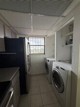 10145 NW 9th St Cir in Miami, FL - Building Photo - Building Photo