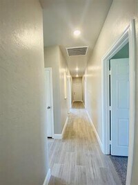 506 Robinson St photo'