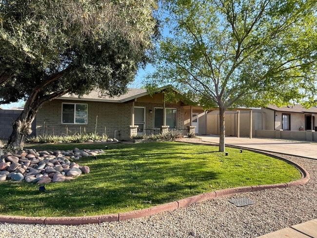 425 E Oxford Dr in Tempe, AZ - Building Photo - Building Photo