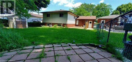 25 Goods Ln in Brantford, ON - Building Photo - Building Photo