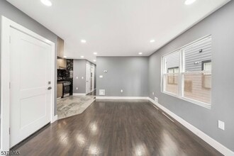 1117 Chestnut St in Elizabeth, NJ - Building Photo - Building Photo