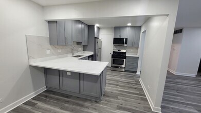 378 Sandalwood Ln in Schaumburg, IL - Building Photo - Building Photo