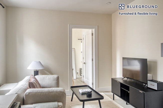 138 E 38th St in New York, NY - Building Photo - Building Photo