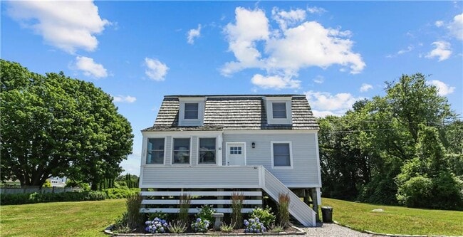property at 10 Pasadena Ave