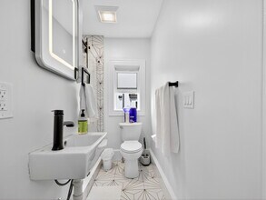 256 Main St, Unit 2 in Medford, MA - Building Photo - Building Photo