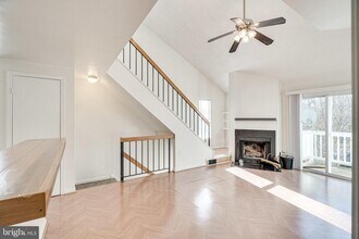 4418 Pembrook Village Dr in Alexandria, VA - Building Photo - Building Photo