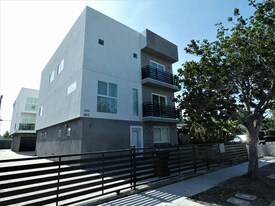 2410 Carmona Ave in Los Angeles, CA - Building Photo