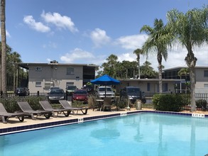 Applegate Apartments in Sarasota, FL - Foto de edificio - Building Photo