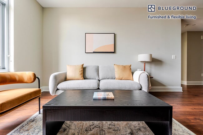 12025 Town Square St in Reston, VA - Building Photo - Building Photo