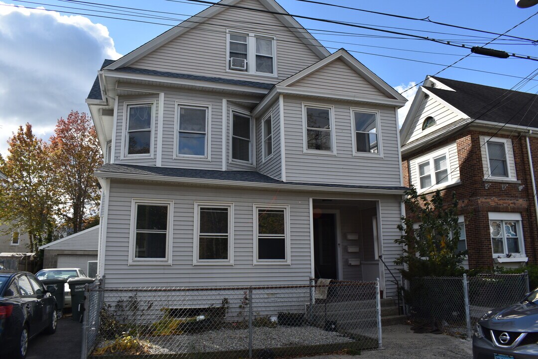 47 Gem Ave in Bridgeport, CT - Building Photo