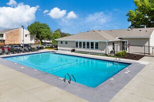 Park @ Nine23 in Cedar Falls, IA - Building Photo