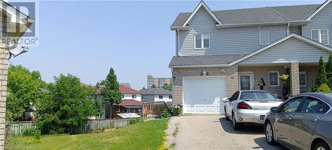 property at 28 Golden Terrace Ct