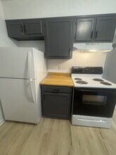 2020 Somerset Dr in Hendersonville, NC - Building Photo - Building Photo