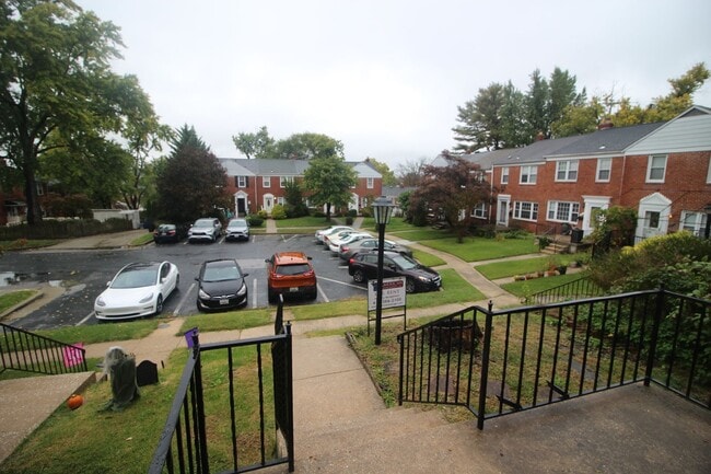 3 Winthrop Ct in Towson, MD - Building Photo - Building Photo