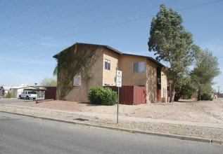 Arizona Manor in Tucson, AZ - Foto de edificio - Building Photo