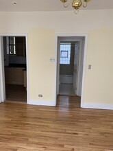 4930 N Kedzie Ave, Unit 2W in Chicago, IL - Building Photo - Building Photo