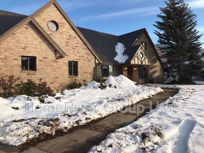 property at 3240 McNeill Cir