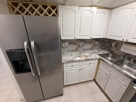 17101 NW 57th Ave in Miami Gardens, FL - Building Photo