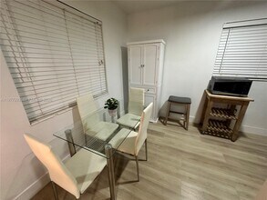 3522 NE 166th St in North Miami Beach, FL - Building Photo - Building Photo