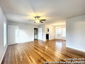 740 Donaldson Ave in San Antonio, TX - Building Photo - Building Photo