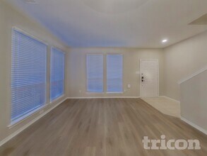 2717 Bull Shoals Dr in Fort Worth, TX - Foto de edificio - Building Photo