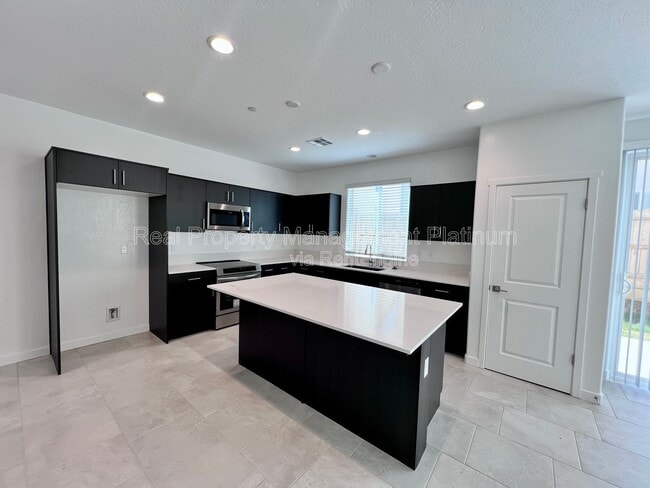 2891 E Tierra Dr in Fresno, CA - Building Photo - Building Photo