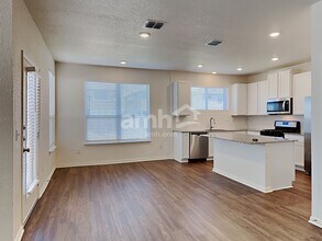 2724 Geronimo Crk in Geronimo, TX - Building Photo - Building Photo