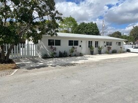 3760 NW 13th Pl in Miami, FL - Building Photo