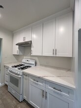 713 W Colorado Blvd, Unit 713 in Monrovia, CA - Foto de edificio - Building Photo