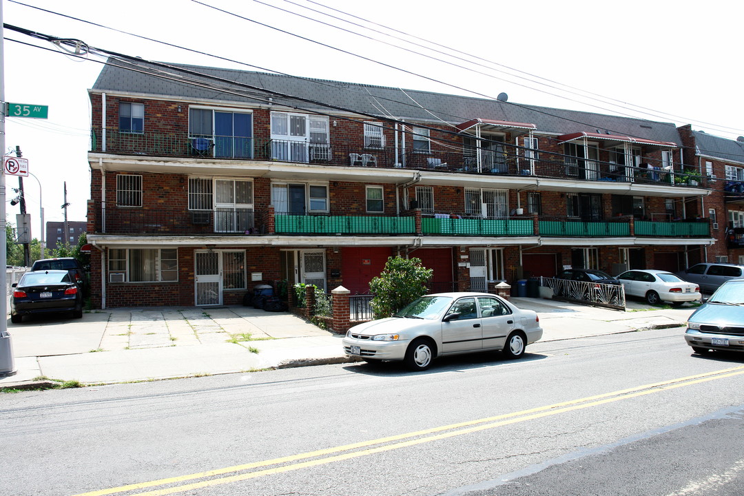 14808-14818 35th Ave in Flushing, NY - Building Photo