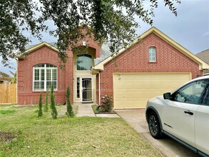 6830 Tammany Manor Ln in Spring, TX - Foto de edificio - Building Photo