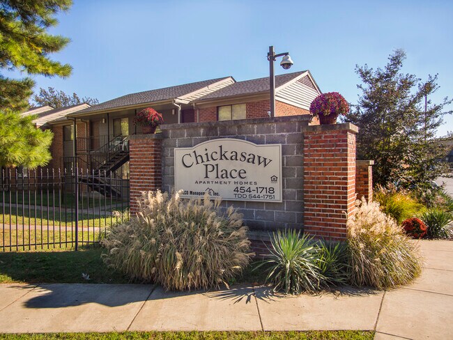 Chickasaw Place Apartments in Memphis, TN - Building Photo - Building Photo