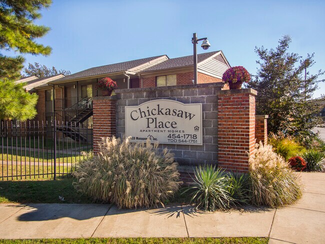 Chickasaw Place Apartments in Memphis, TN - Foto de edificio - Building Photo