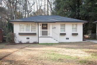 2359 Polar Rock Ave SW in Atlanta, GA - Building Photo - Building Photo