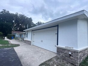 11223 Co Rd 223 in Oxford, FL - Building Photo - Building Photo