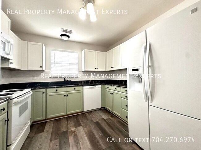 7515 Starvalley Dr in Charlotte, NC - Building Photo - Building Photo