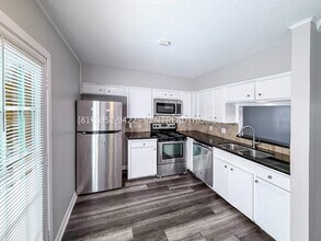 903 S Ripple Creek Dr in Houston, TX - Foto de edificio - Building Photo