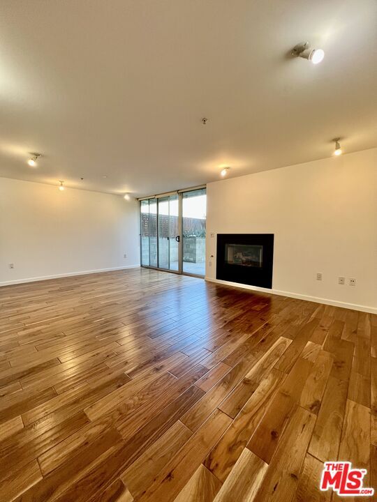 5806 Waring Ave in Los Angeles, CA - Building Photo - Building Photo