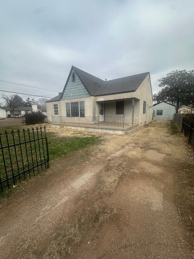 1321 Axtell St in Clovis, NM - Building Photo - Building Photo