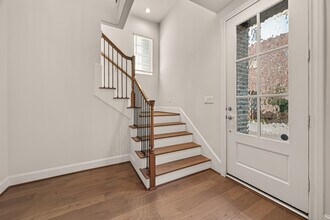 9663 Kings Cross Station in Houston, TX - Building Photo - Building Photo