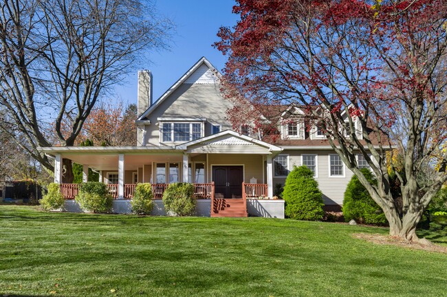 60 Havilands Ln in White Plains, NY - Building Photo - Building Photo