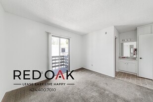 17821 Halsted St in Los Angeles, CA - Building Photo