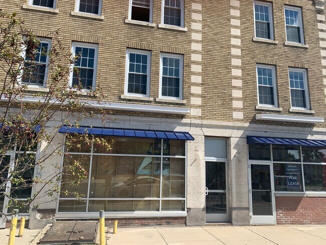 696-714-714 Albany Ave in Hartford, CT - Building Photo - Building Photo